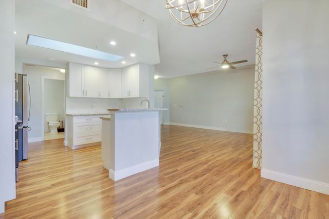 2730 Anzio Court 101, Palm Beach Gardens, FL 33410