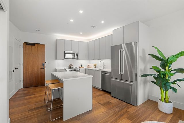 1515 Commonwealth Ave 303, Boston, MA 02135