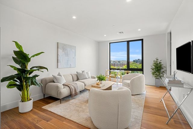 1515 Commonwealth Ave 303, Boston, MA 02135