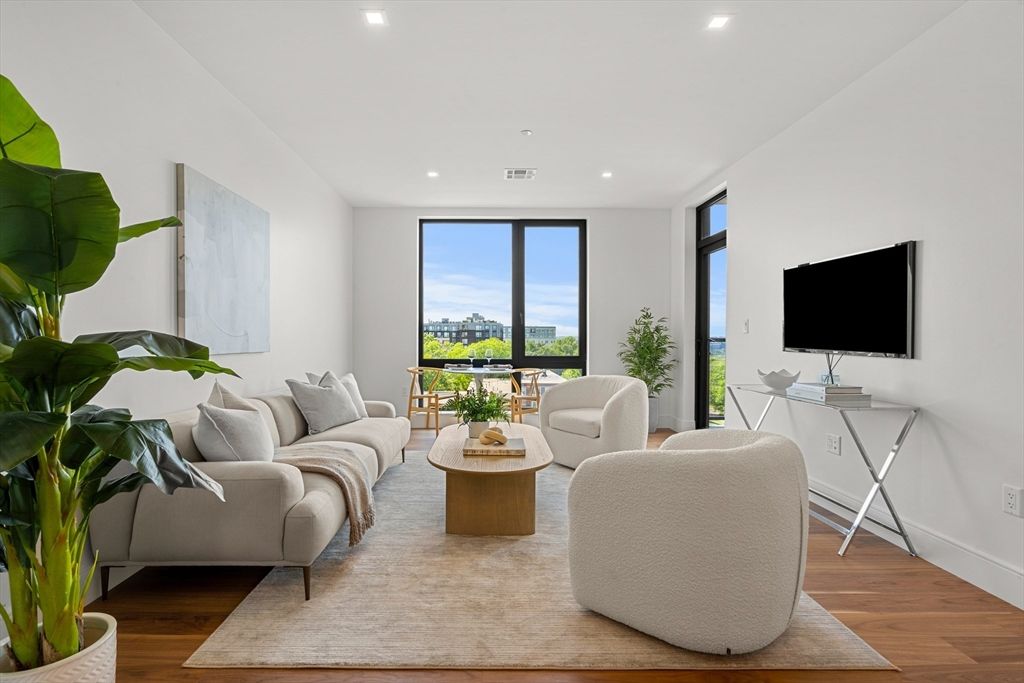 1515 Commonwealth Ave 303, Boston, MA 02135