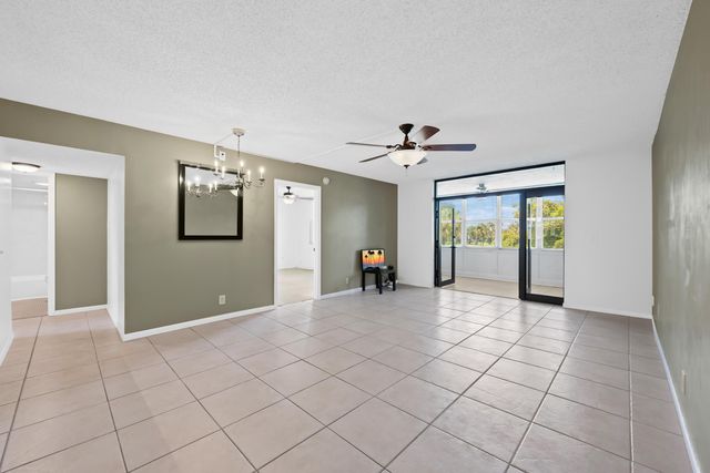 7350 NW 18th Street 207, Margate, FL 33063