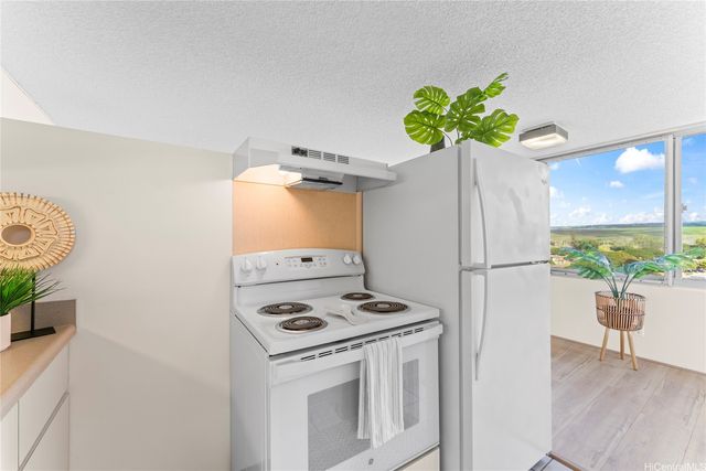 1060 Kamehameha Highway 1706A, Pearl City, HI 96782