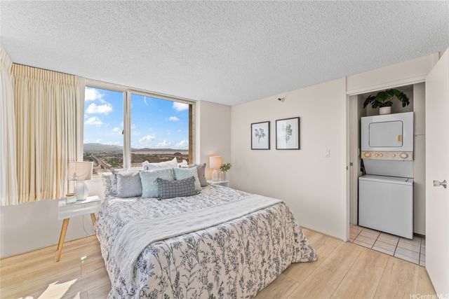 1060 Kamehameha Highway 1706A, Pearl City, HI 96782