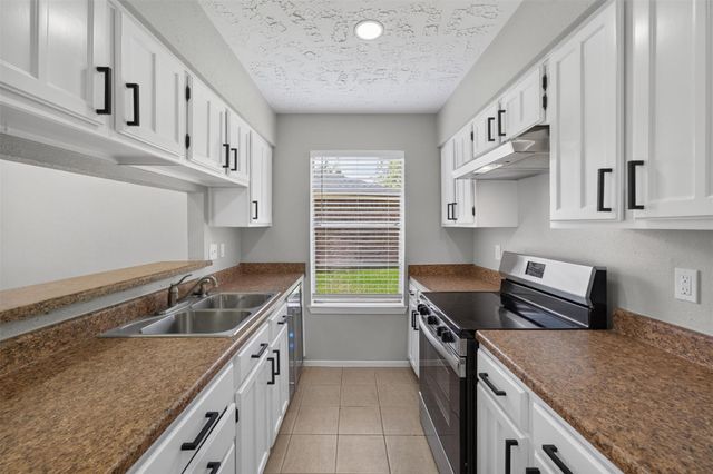 20014 Bishops Gate Ln, Humble, TX 77338