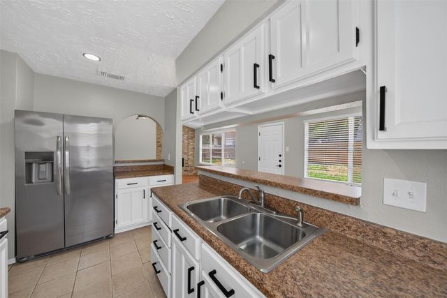 20014 Bishops Gate Ln, Humble, TX 77338