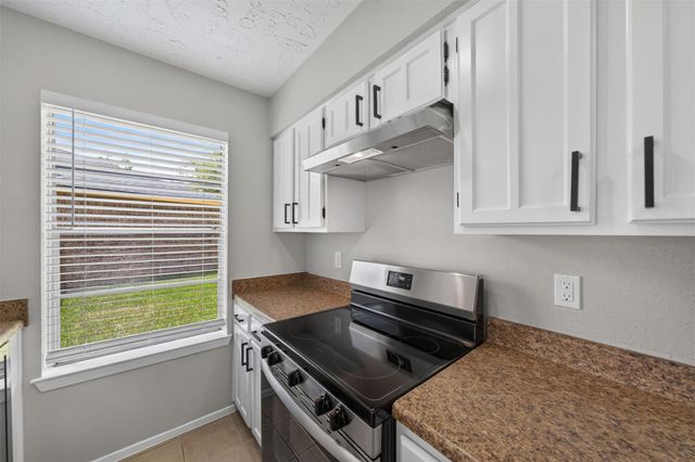 20014 Bishops Gate Ln, Humble, TX 77338