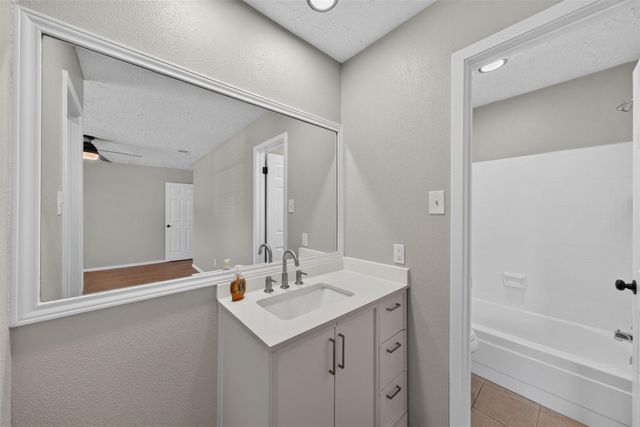 20014 Bishops Gate Ln, Humble, TX 77338