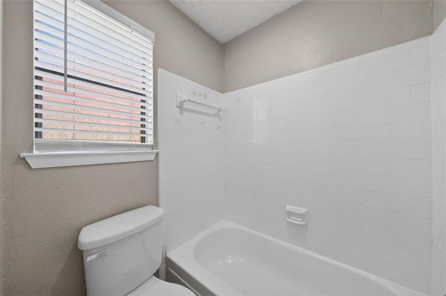 20014 Bishops Gate Ln, Humble, TX 77338