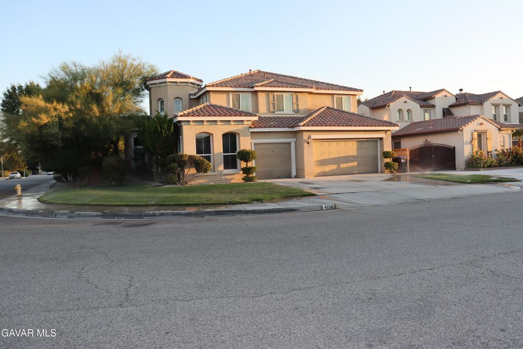 4230 Edam Street, Lancaster, CA 93536