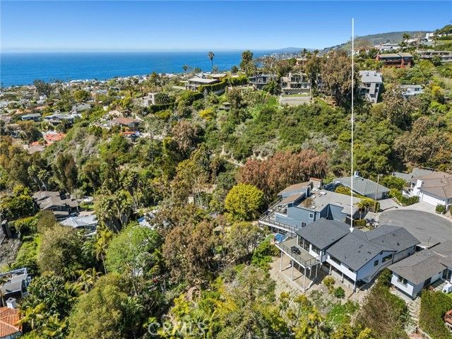 990 Meadowlark Drive, Laguna Beach, CA 92651