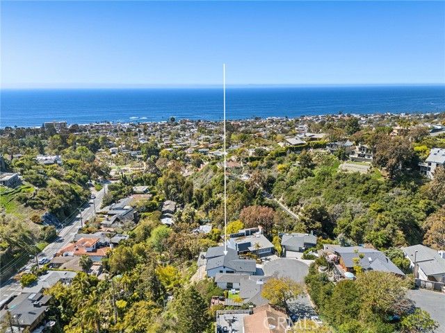990 Meadowlark Drive, Laguna Beach, CA 92651
