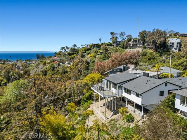 990 Meadowlark Drive, Laguna Beach, CA 92651