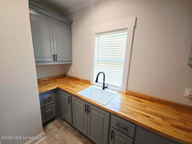 399 Stump Ridge Road, Brandon, MS 39047