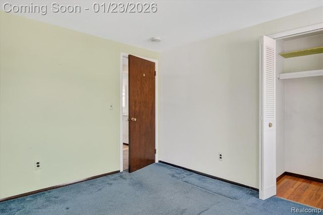 25519 Rusty Street, Taylor, MI 48180