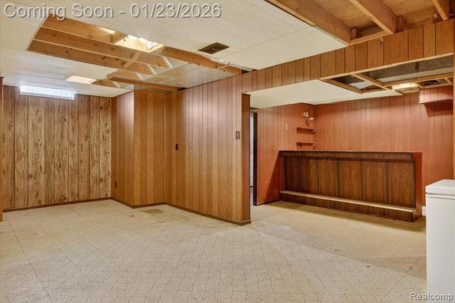 25519 Rusty Street, Taylor, MI 48180