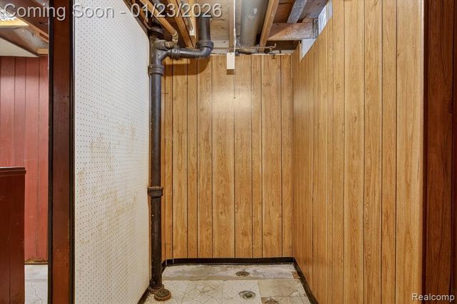 25519 Rusty Street, Taylor, MI 48180