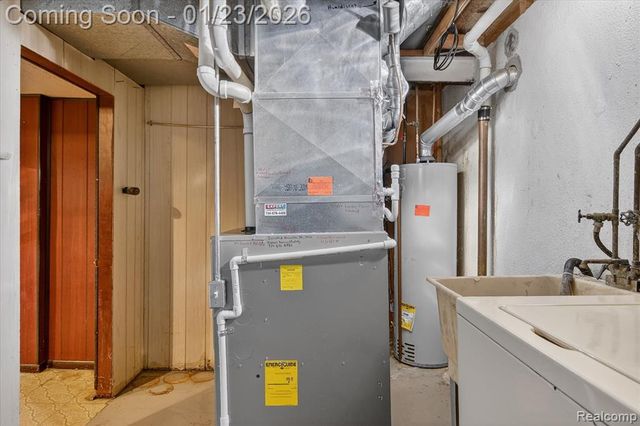 25519 Rusty Street, Taylor, MI 48180