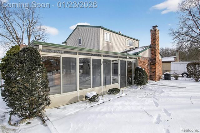 25519 Rusty Street, Taylor, MI 48180