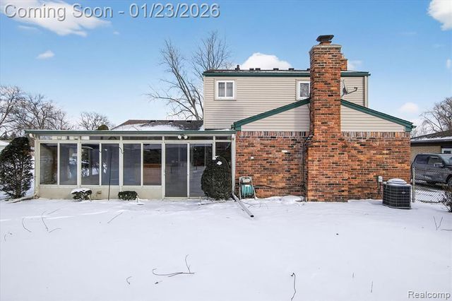 25519 Rusty Street, Taylor, MI 48180