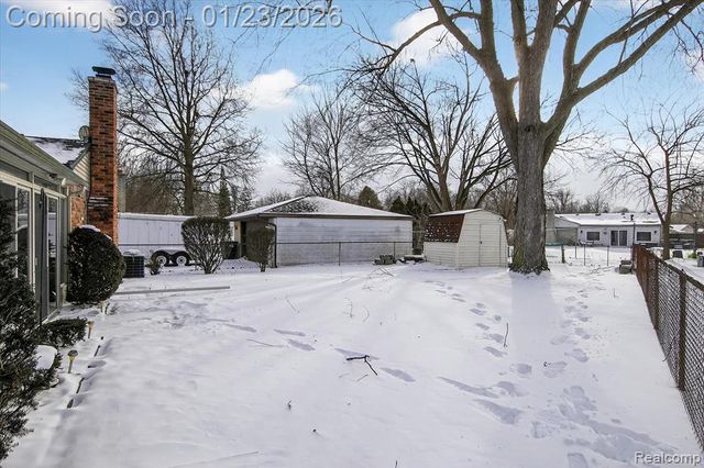 25519 Rusty Street, Taylor, MI 48180