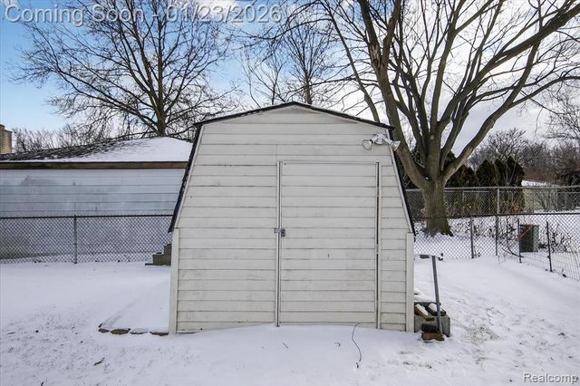 25519 Rusty Street, Taylor, MI 48180