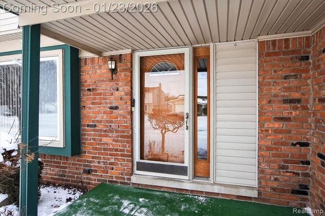 25519 Rusty Street, Taylor, MI 48180