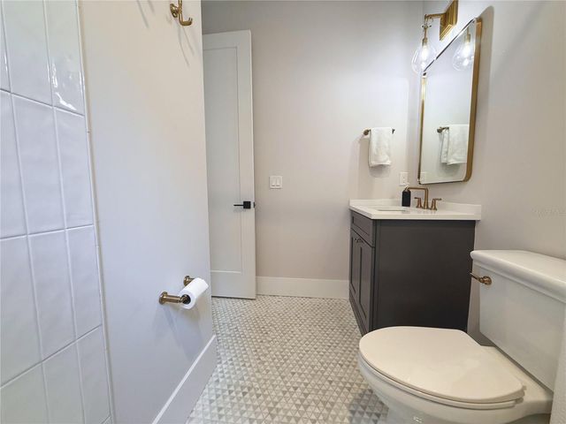 233 8TH STREET N, St Petersburg, FL 33701