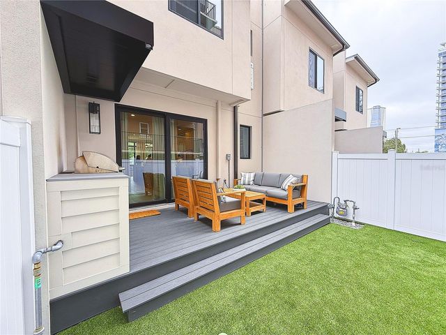 233 8TH STREET N, St Petersburg, FL 33701