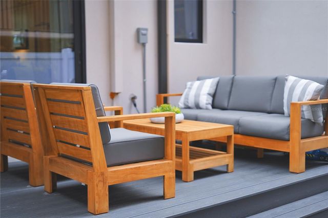 233 8TH STREET N, St Petersburg, FL 33701