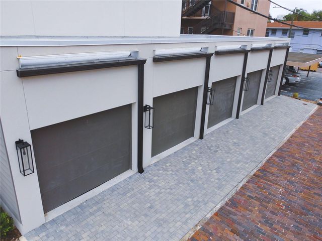 233 8TH STREET N, St Petersburg, FL 33701