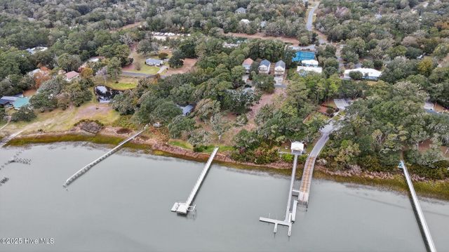 3498 Windy Point Road SW, Supply, NC 28462