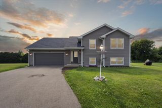 113 New Brunswick Lane, Poplar Grove, IL 61065