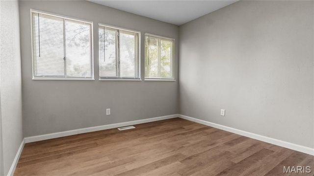 2015 Avon Drive, Florissant, MO 63033