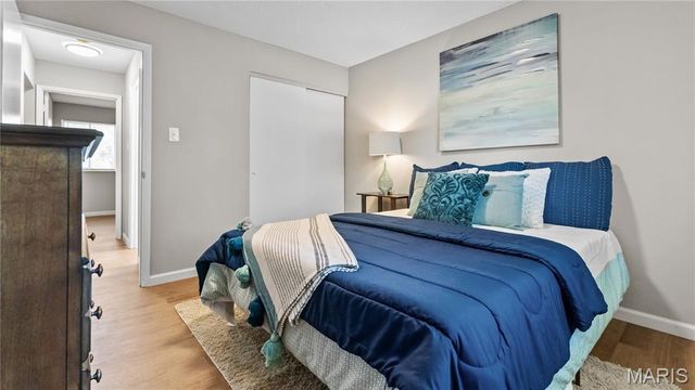 2015 Avon Drive, Florissant, MO 63033
