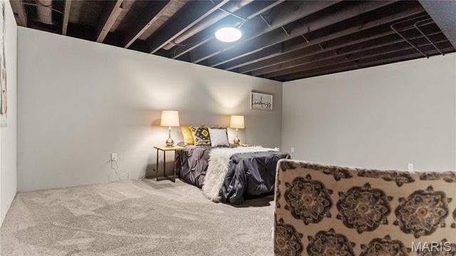 2015 Avon Drive, Florissant, MO 63033