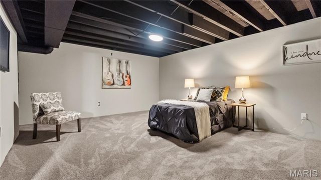 2015 Avon Drive, Florissant, MO 63033