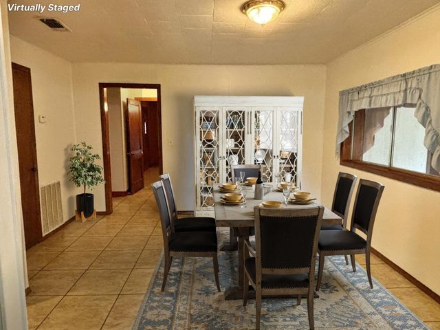 2431 N Jefferson Ave., Mount Pleasant, TX 75455