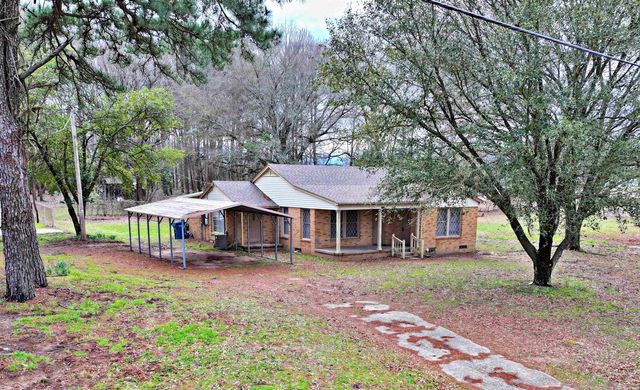 2431 N Jefferson Ave., Mount Pleasant, TX 75455