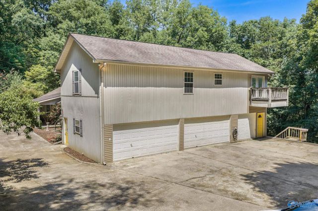 475 South Green Mountain Road, Owens Cross Roads, AL 35763