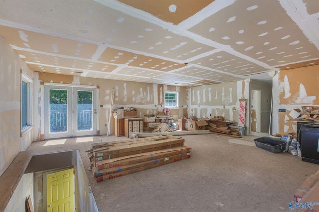 475 South Green Mountain Road, Owens Cross Roads, AL 35763