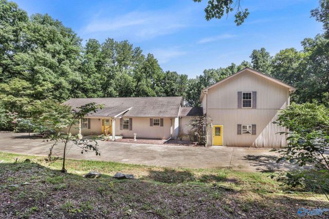 475 South Green Mountain Road, Owens Cross Roads, AL 35763