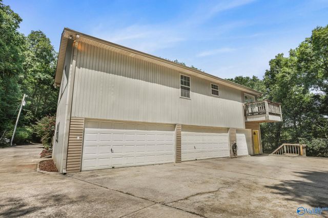 475 South Green Mountain Road, Owens Cross Roads, AL 35763