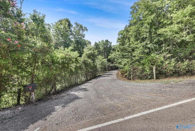 475 South Green Mountain Road, Owens Cross Roads, AL 35763