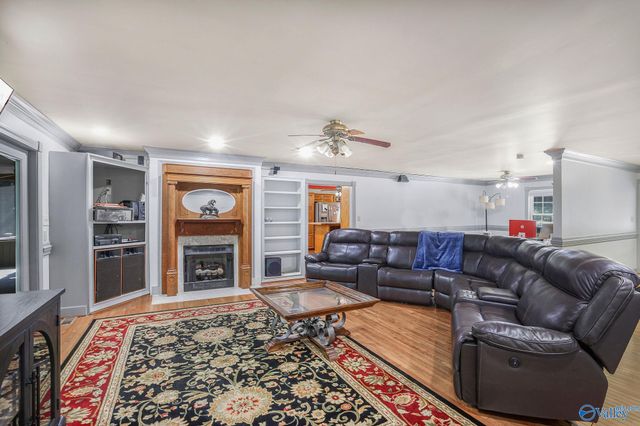 475 South Green Mountain Road, Owens Cross Roads, AL 35763