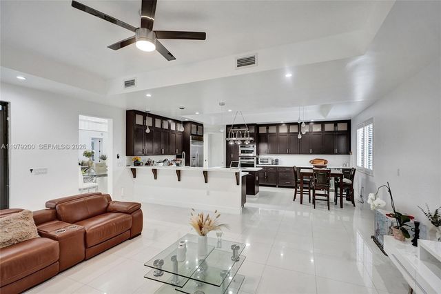 13676 SW 33rd Ter, Miami, FL 33175