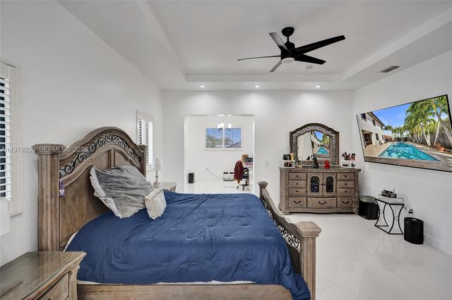 13676 SW 33rd Ter, Miami, FL 33175