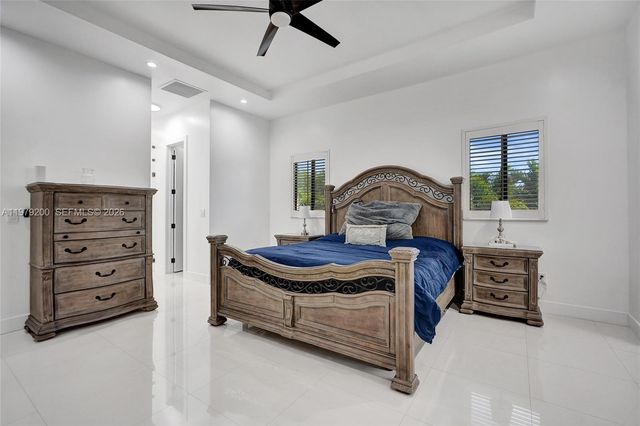 13676 SW 33rd Ter, Miami, FL 33175