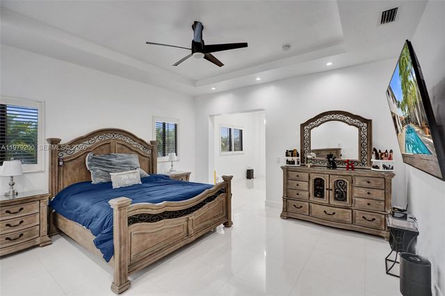 13676 SW 33rd Ter, Miami, FL 33175