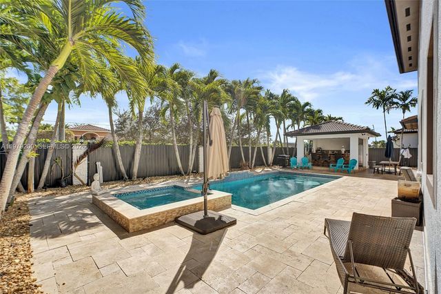 13676 SW 33rd Ter, Miami, FL 33175