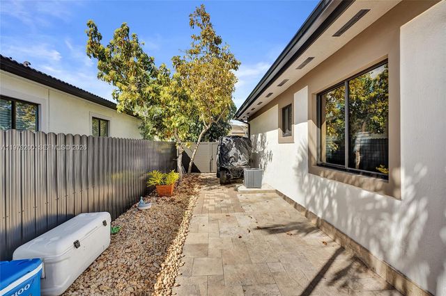 13676 SW 33rd Ter, Miami, FL 33175